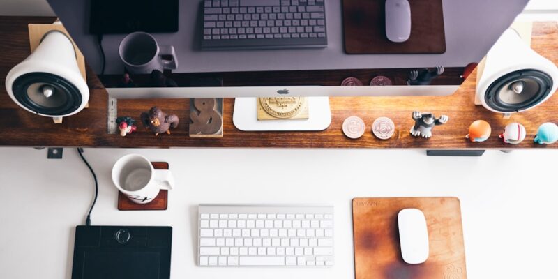 Tech Accessories That Keep Your Desk Clean and Productive